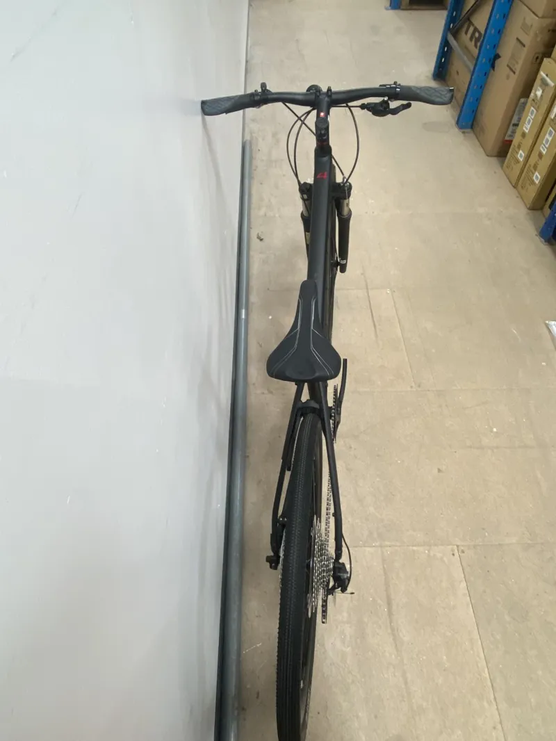 Trek Dual Sport 4 Hybrid Bike Medium 2022 in Trek Black -1